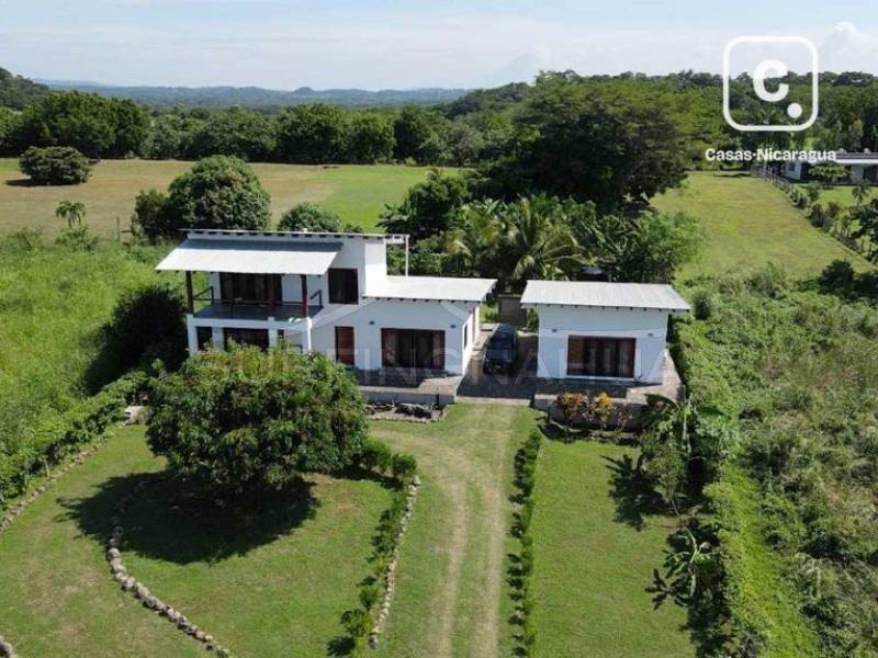 Casa en venta en El Viejo, Chinandega – 3 hab, 2,896 varas²