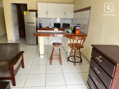 Apartamento en alquiler en Altamira, Managua – 1 hab, 75 m²