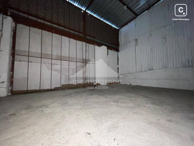 Office for rent in Mercado Oriental, Managua – 33 m², US$ 1,500/month