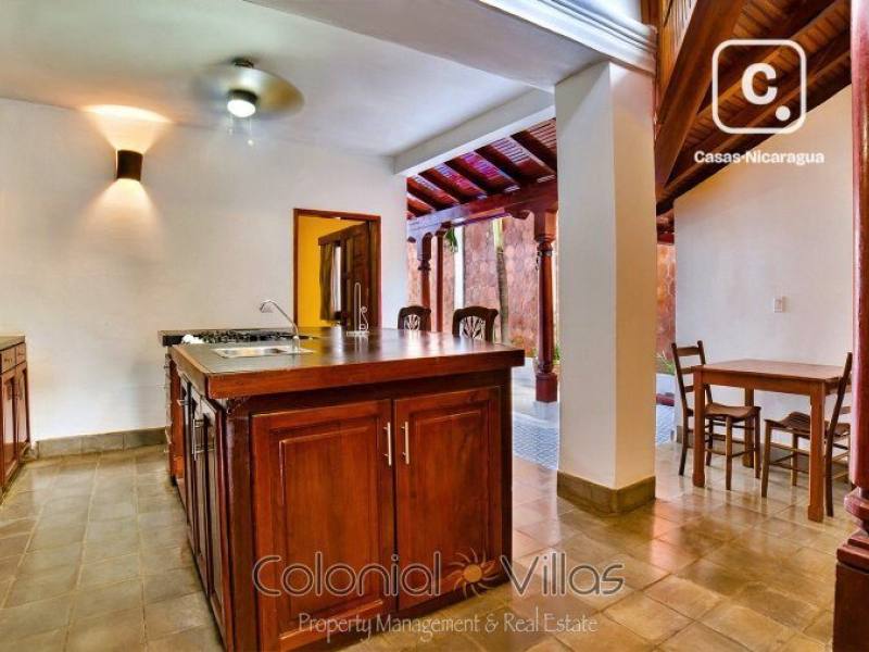 Casa en venta en Granada – 2 hab, US$ 165,000