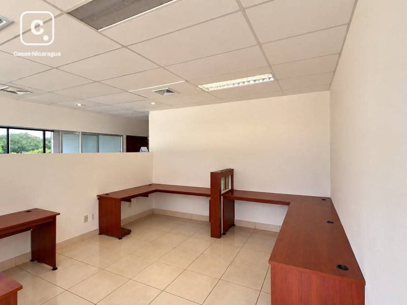 Building for rent in Planes de Altamira, Managua – 100 m²