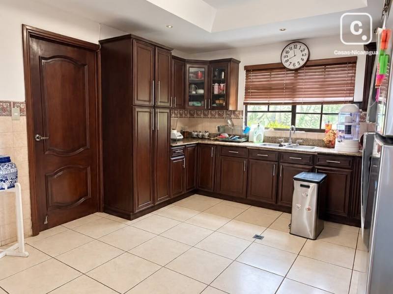 Casa en venta en Santo Domingo, Managua – 4 hab, 263 m², US$ 290,000