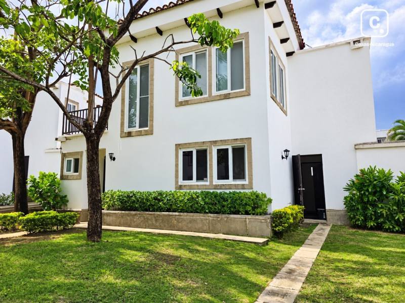 House for rent in Las Colinas, Managua – 3 beds, 450 m²