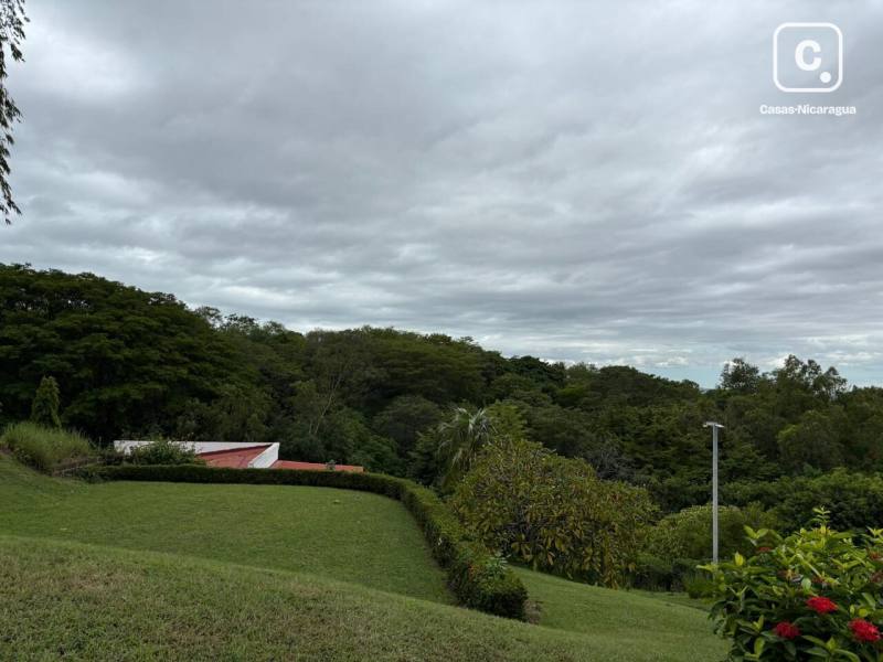 Local comercial en venta en Villa Fontana Sur, Managua – 5,825 varas², US$ 346,417