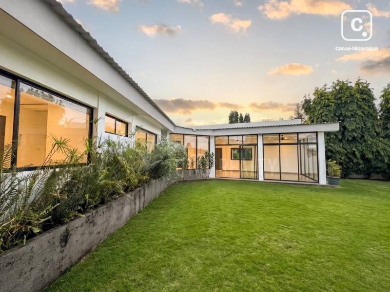 House for sale in Las Colinas de Santa Cruz, Las Colinas