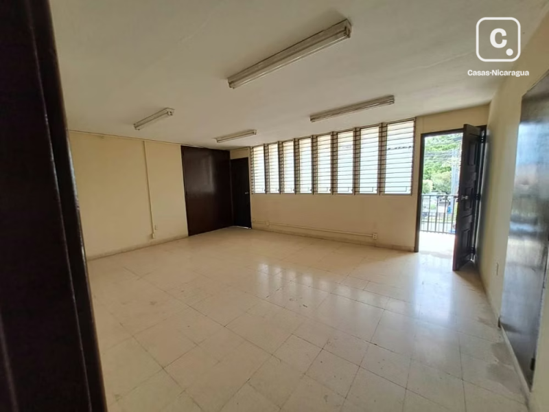 Venta de Propiedad en Bolonia ideal para oficinas o cualquier otro negocio
