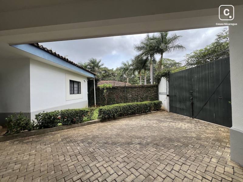 House for rent in Estancia de Santo Domingo, Managua – 3 beds, 270 m²