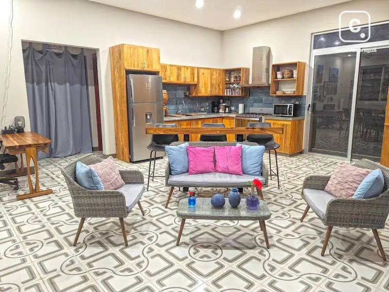 Casa en alquiler en San Juan del Sur, Rivas – 3 hab, 1,375 m²