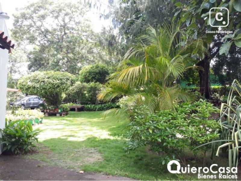 Terreno en venta en Esquipulas, Managua – 1,327 m²