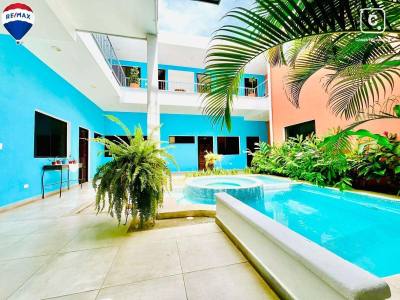 Local comercial en venta en Granada – 1,200 m²