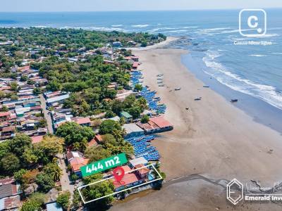 Casa frente al mar con piscina en Playa Masachapa