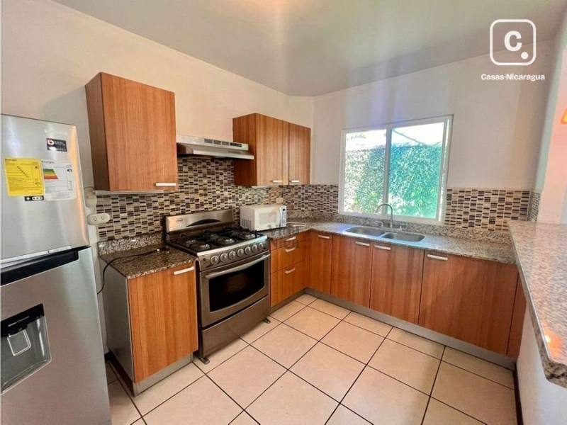 Casa en alquiler en Las Colinas, Managua – 3 hab, Ref VN9537774