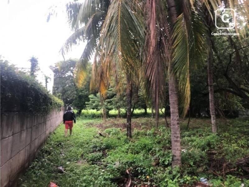Terreno en venta en Las Colinas, Managua – 698 m²