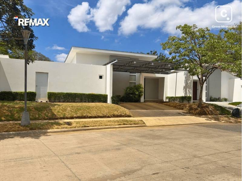 Casa en venta en Carretera Sur, Managua – 3 hab, 214 m²