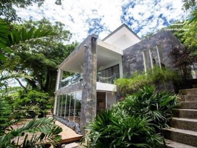 Casa en venta en Granada – 4 hab, 364 m²