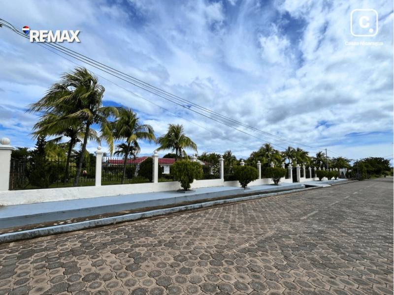 Casa en venta en Granada – 9 hab, 500 m²