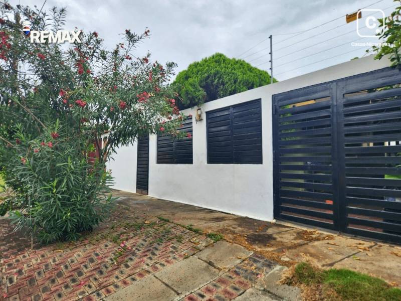 Casa en venta en Lomas del Valle, Managua – 5 hab, 199 m²