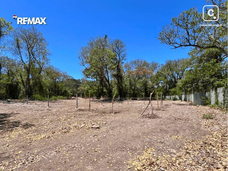 Terreno en venta en Península de Asese, Granada – 242 m²