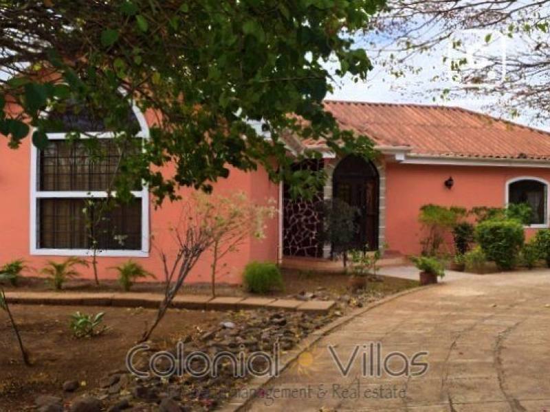 Casa en venta en Granada – 3 hab, 1,000 m²