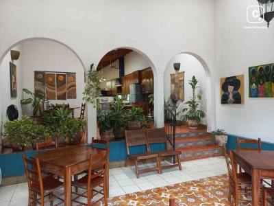 Casa en venta en Granada – 3 hab, 395 m²