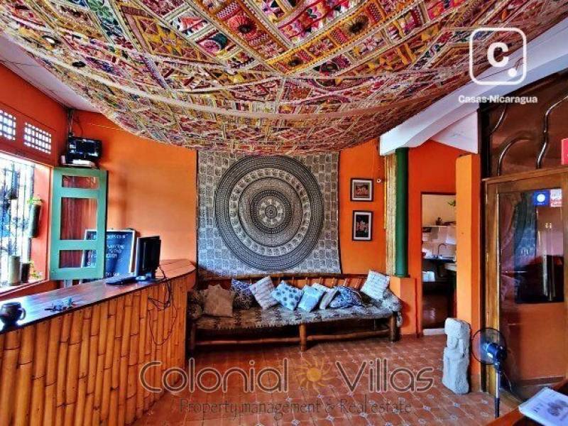 Local comercial en venta en Granada – 380 m²