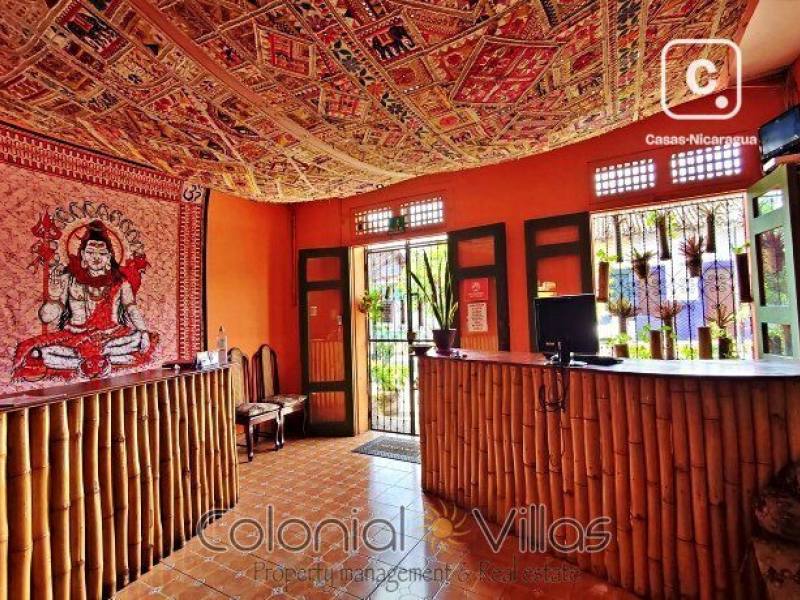 Local comercial en venta en Granada – 380 m²