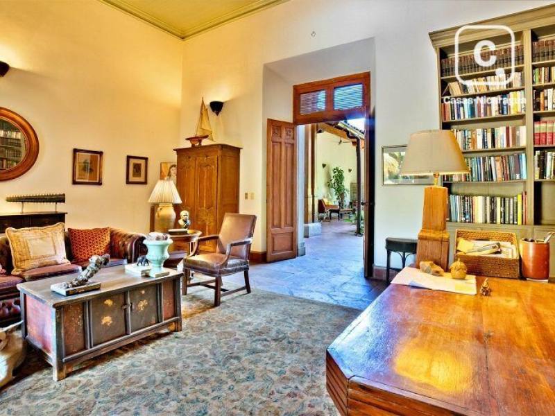 Casa en venta en Granada – 5 hab, 800 m²