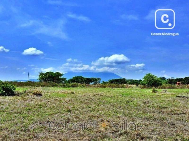 Terreno en venta en Granada – 2,000 m²