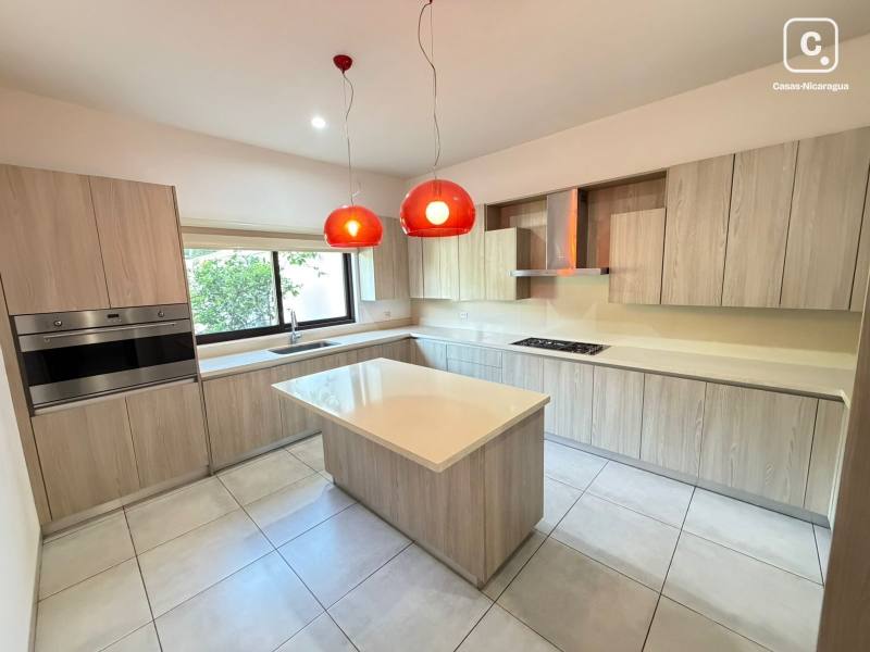 Apartamento en venta o alquiler en Carretera Masaya, Managua – 5 hab, 400 m²