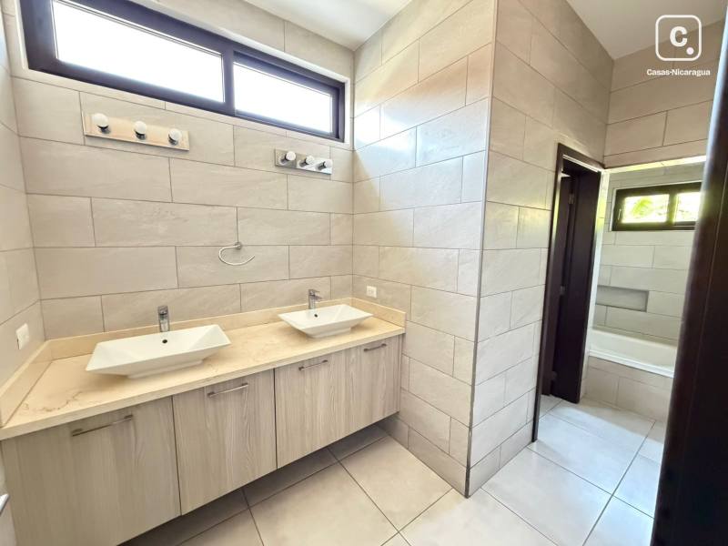Apartamento en venta o alquiler en Carretera Masaya, Managua – 5 hab, 400 m²