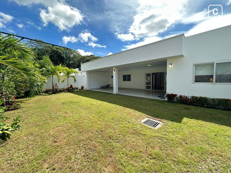 Apartamento en alquiler en Las Colinas, Managua – 5 hab, 300 m²