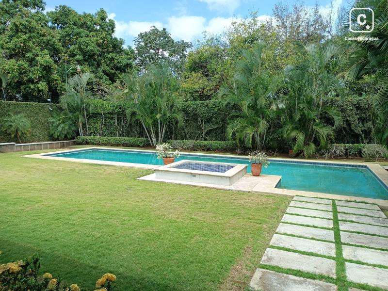 Apartamento en venta o alquiler en Santo Domingo, Managua – 5 hab, 500 m²