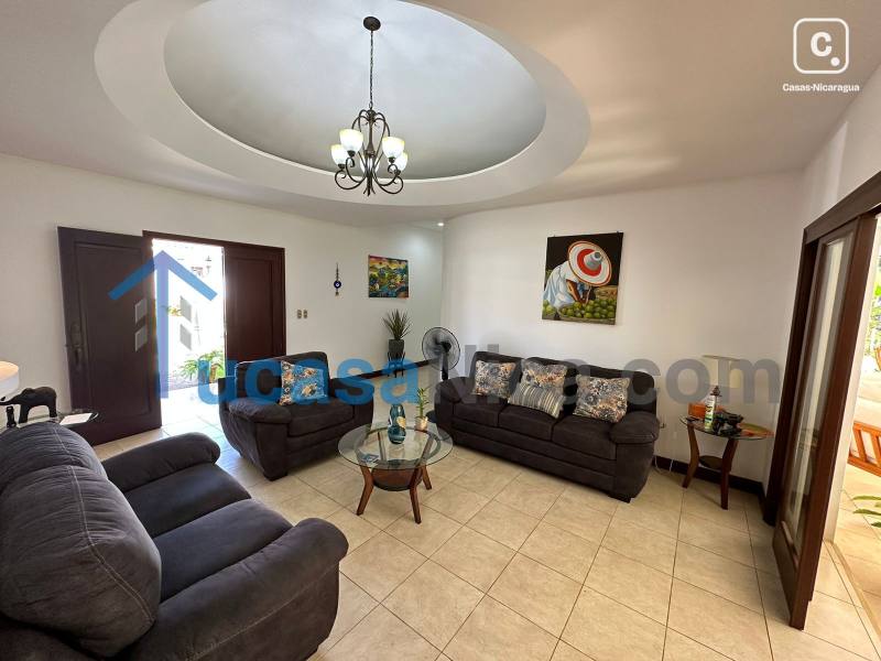 Casa en venta en Las Colinas, Managua – 3 hab, 210 m²