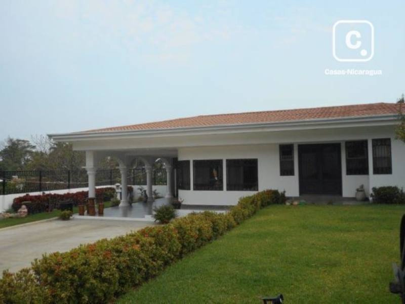 Casa en alquiler en Carretera Sur, Managua – 4 hab, US$ 700/mes