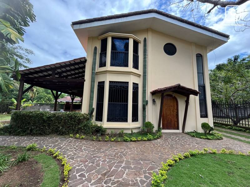 Casa en alquiler en Santo Domingo, Managua – 4 hab, 220 m², US$ 1,200/mes