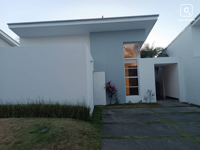 Apartamento en venta o alquiler en Santo Domingo, Managua – 4 hab, 200 m², US$ 220,000
