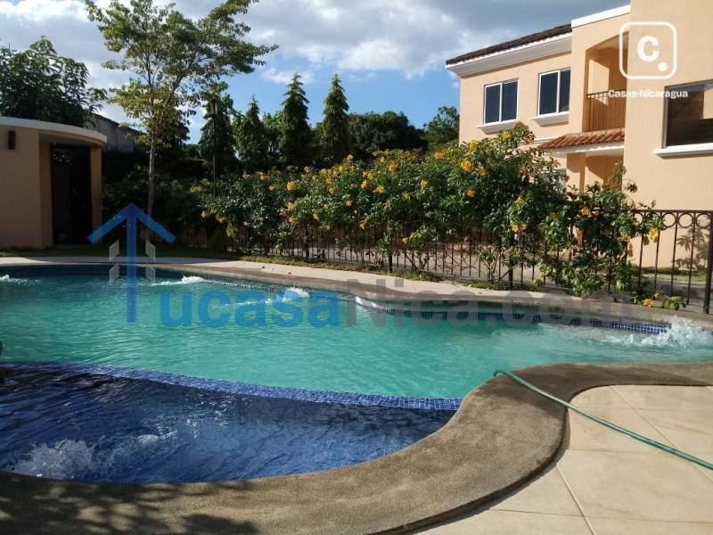 Apartamento en alquiler en Las Colinas, Managua – 2 hab, US$ 900/mes