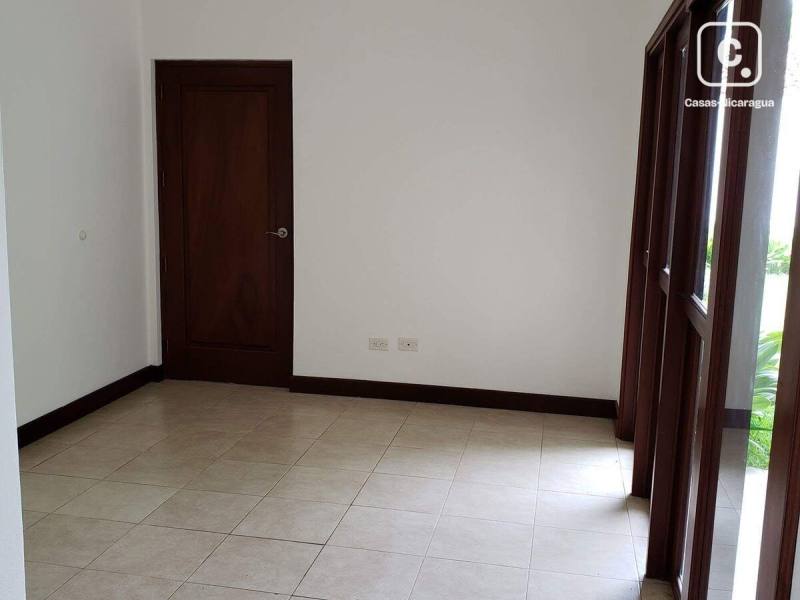 Apartamento en venta en Las Colinas, Managua – 4 hab