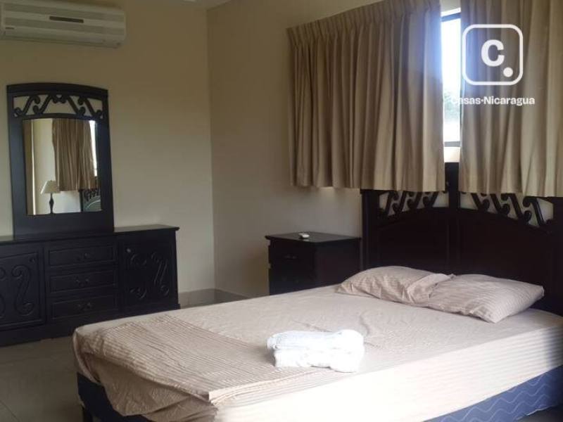 Apartamento en alquiler en Las Colinas, Managua – 2 hab, US$ 700/mes
