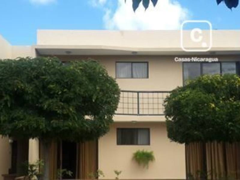 Apartamento en alquiler en Las Colinas, Managua – 2 hab, US$ 700/mes