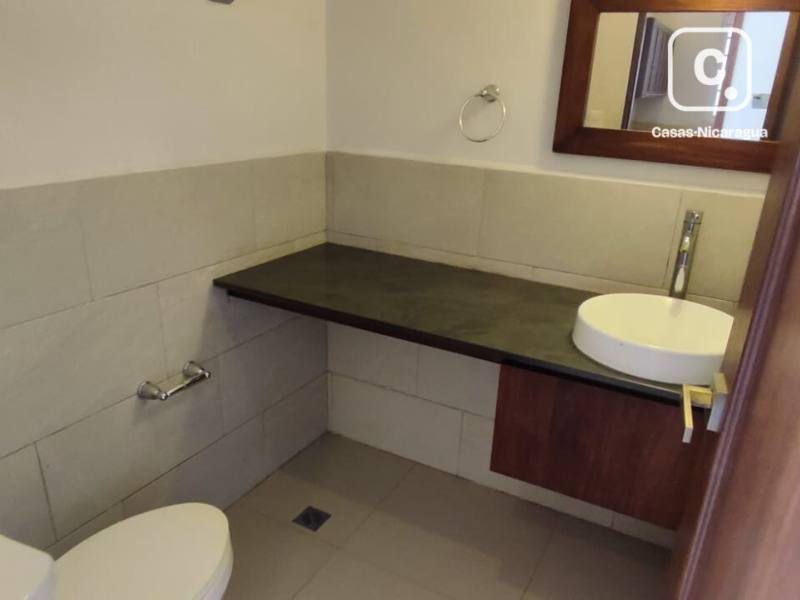 Apartamento en alquiler en Santo Domingo, Managua – 4 hab, 210 m²