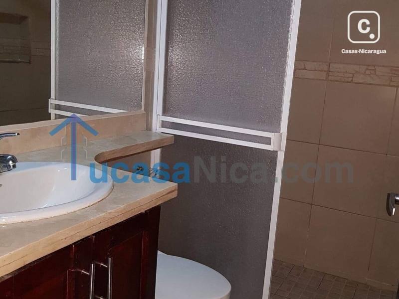 Apartamento en alquiler en Las Colinas, Managua – 2 hab, US$ 550/mes