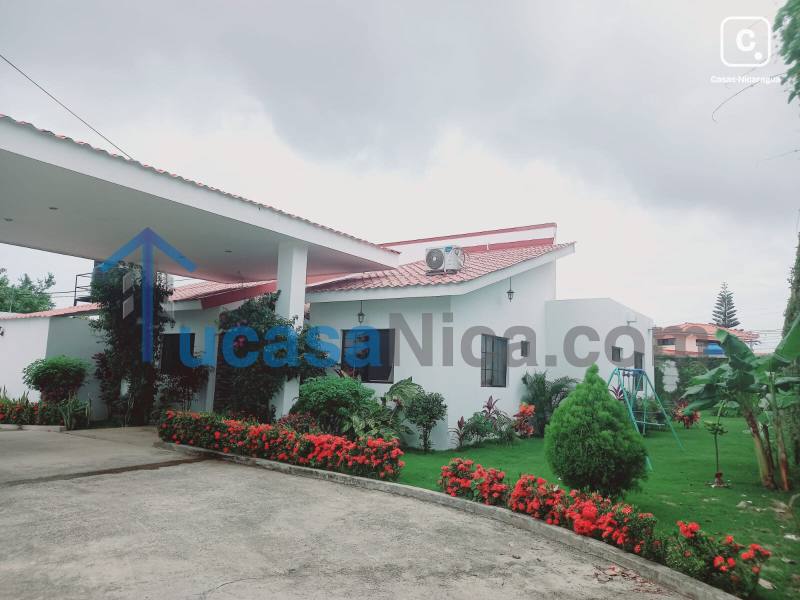 Casa en venta o alquiler en Las Colinas, Managua – 4 hab