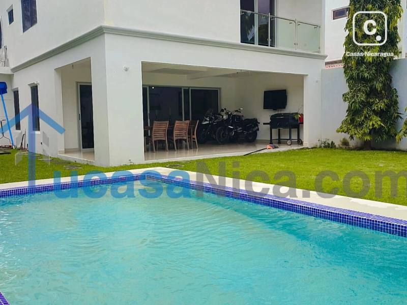 Apartamento en alquiler en Las Colinas, Managua – 5 hab, 220 m²