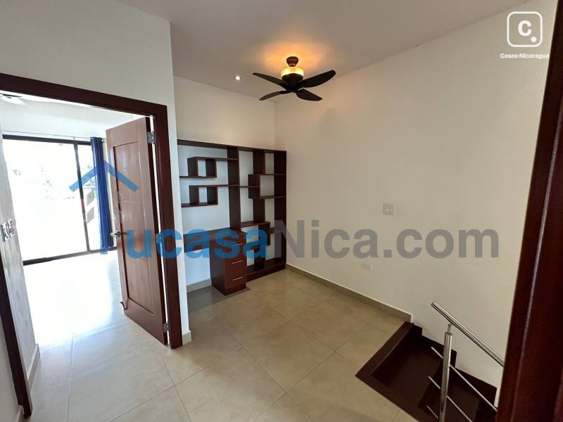 Apartamento en alquiler en Las Colinas, Managua – 2 hab, US$ 1,700/mes