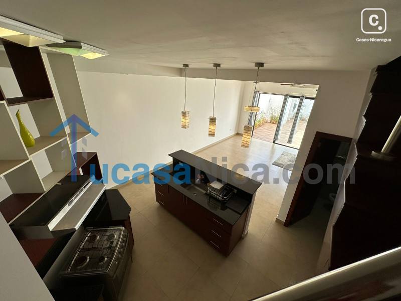 Apartamento en alquiler en Las Colinas, Managua – 2 hab, US$ 1,700/mes