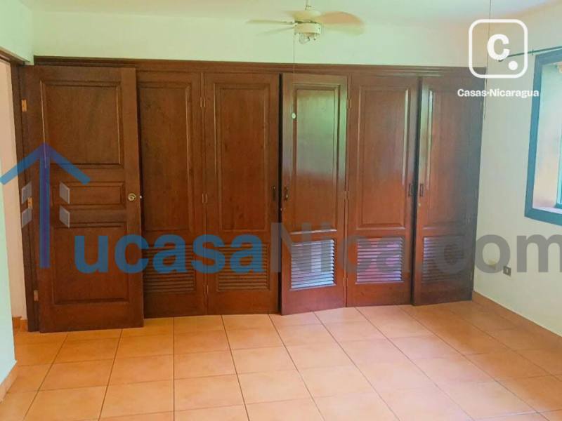 Apartamento en alquiler en Santo Domingo, Managua – 5 hab, US$ 900/mes