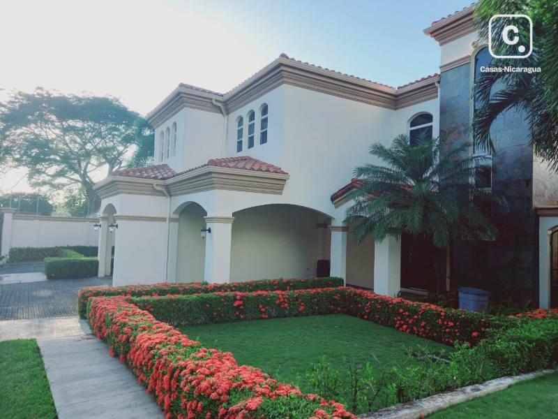 Casa en alquiler en Las Cumbres, Managua – 4 hab, US$ 1,400/mes