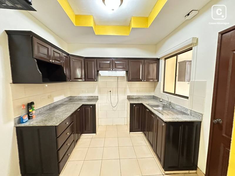 Apartamento en alquiler en Carretera Masaya, Managua – 3 hab, US$ 700/mes