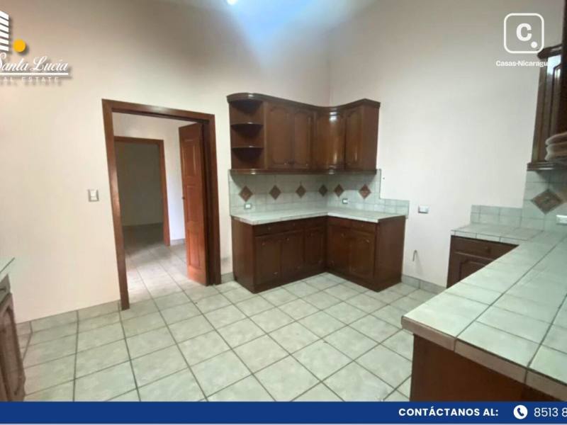 Casa en venta en Reparto San Juan, Managua – 4 hab, 350 m²